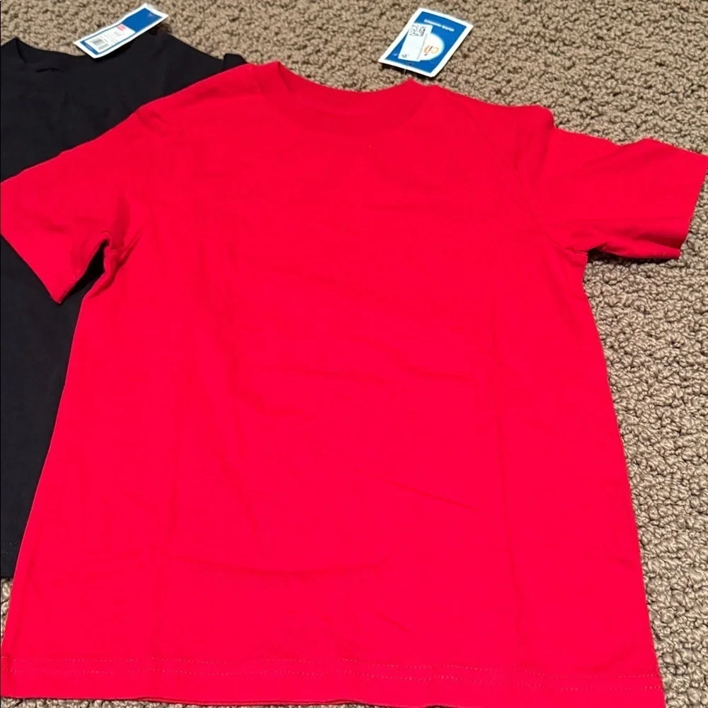 Gap boys and Circo bundle if 4 short sleeved tshirts XS (4-5) Star Wars & solids